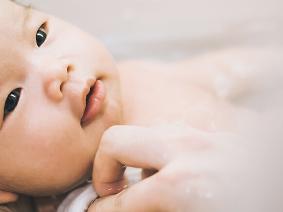Le bain libre de bébé : comment s'y prendre pour le donner en toute  sécurité ?