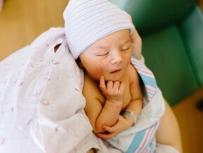 1. Lebensmonat / 1er mois - Nestlé Baby 1. Lebensmonat / 1er mois - Nestlé Baby