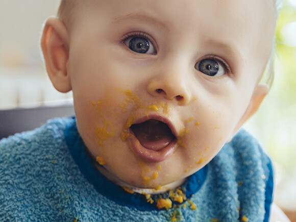 L'introduction de l'alimentation complémentaire chez le bébé : un moment  propice pour poser les bases d'une saine alimentation - ODNQ