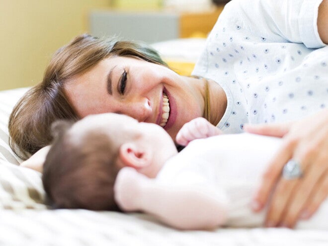 Die ersten Stunden mit Baby / Les premières heures avec bébé - Nestlé Baby Die ersten Stunden mit Baby / Les premières heures avec bébé - Nestlé Baby