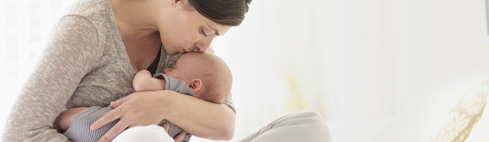 Neugeborenes (0-6 Monate) Neugeborenes (0-6 Monate)