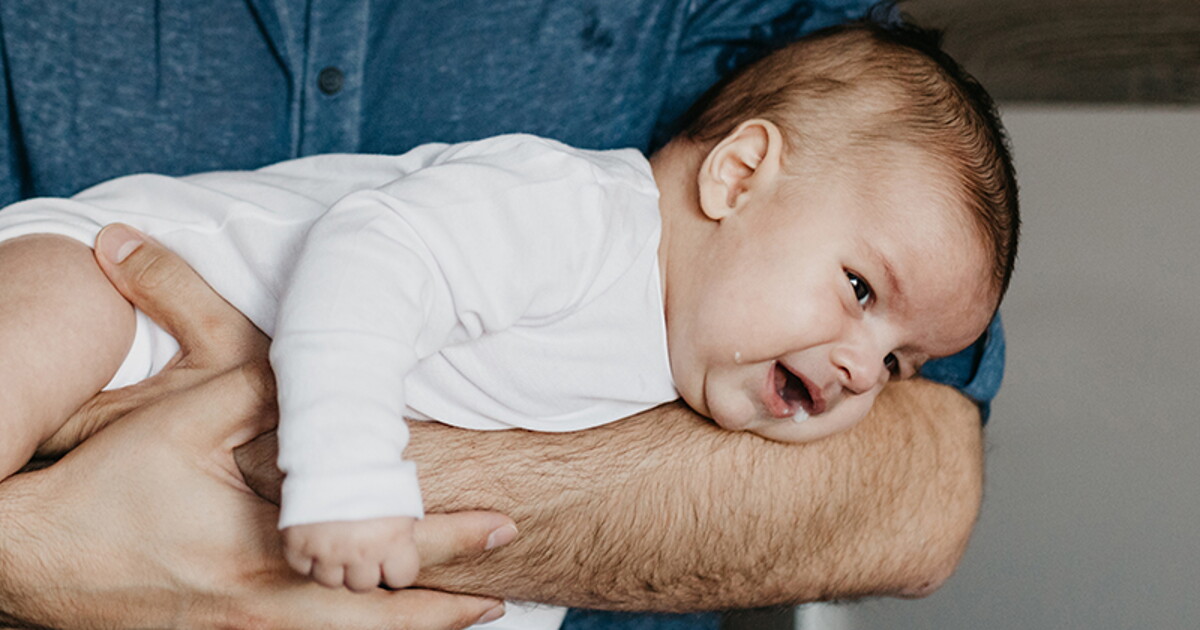 Les coliques : un moment douloureux pour bébé - L'heure de la sieste,  sorties en famille, diy, anniversaire and more